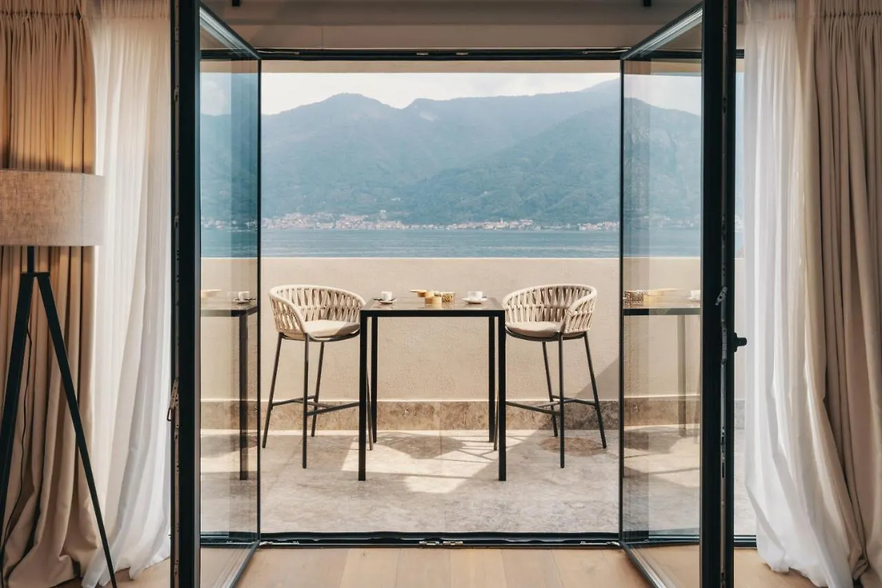 Musa Lago Di Como سالا كوماسينا